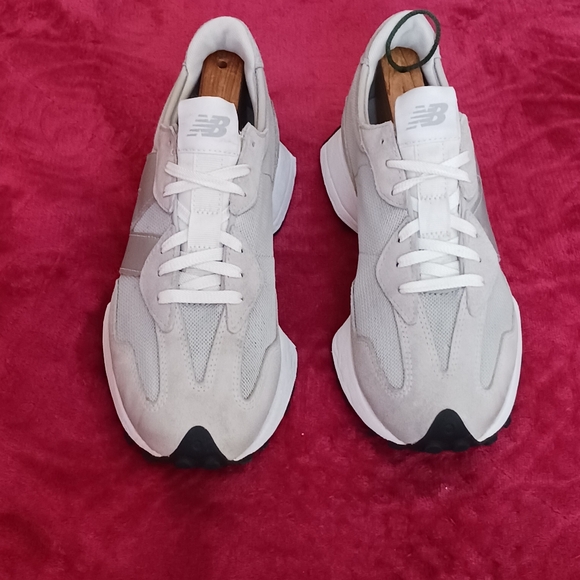 New Balance 327 Streetwear/Lifestyle/Athletic Shoes Size 9.5 Men/11 Women - Picture 5 of 10